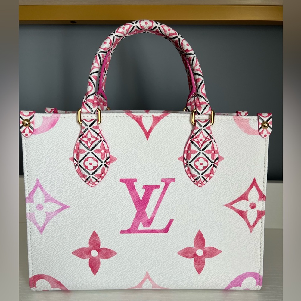 Louis Vuitton Monogram Giant By The Pool 2.0 On The Go PM Pink - Picture 4 of 14